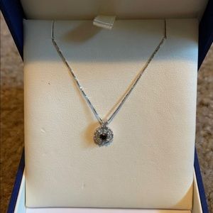 Women’s necklace with black stone